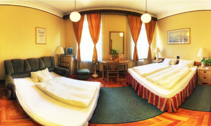 Hotel Omnibusz Будапеща Екстериор снимка